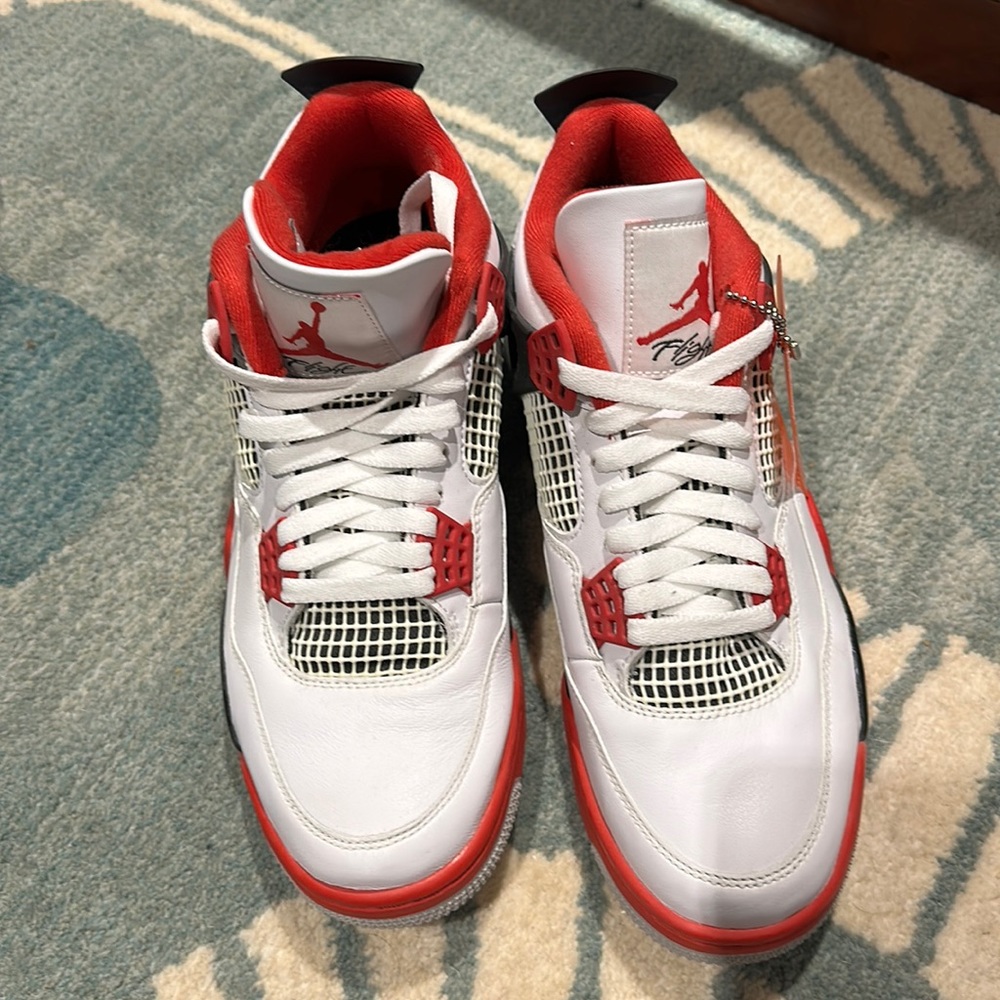 Air Jordan 4s sz 9.5